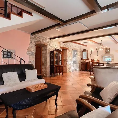 Holiday home Di Vino Svetvincenat